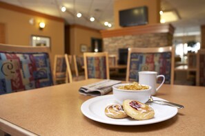 Free daily continental breakfast