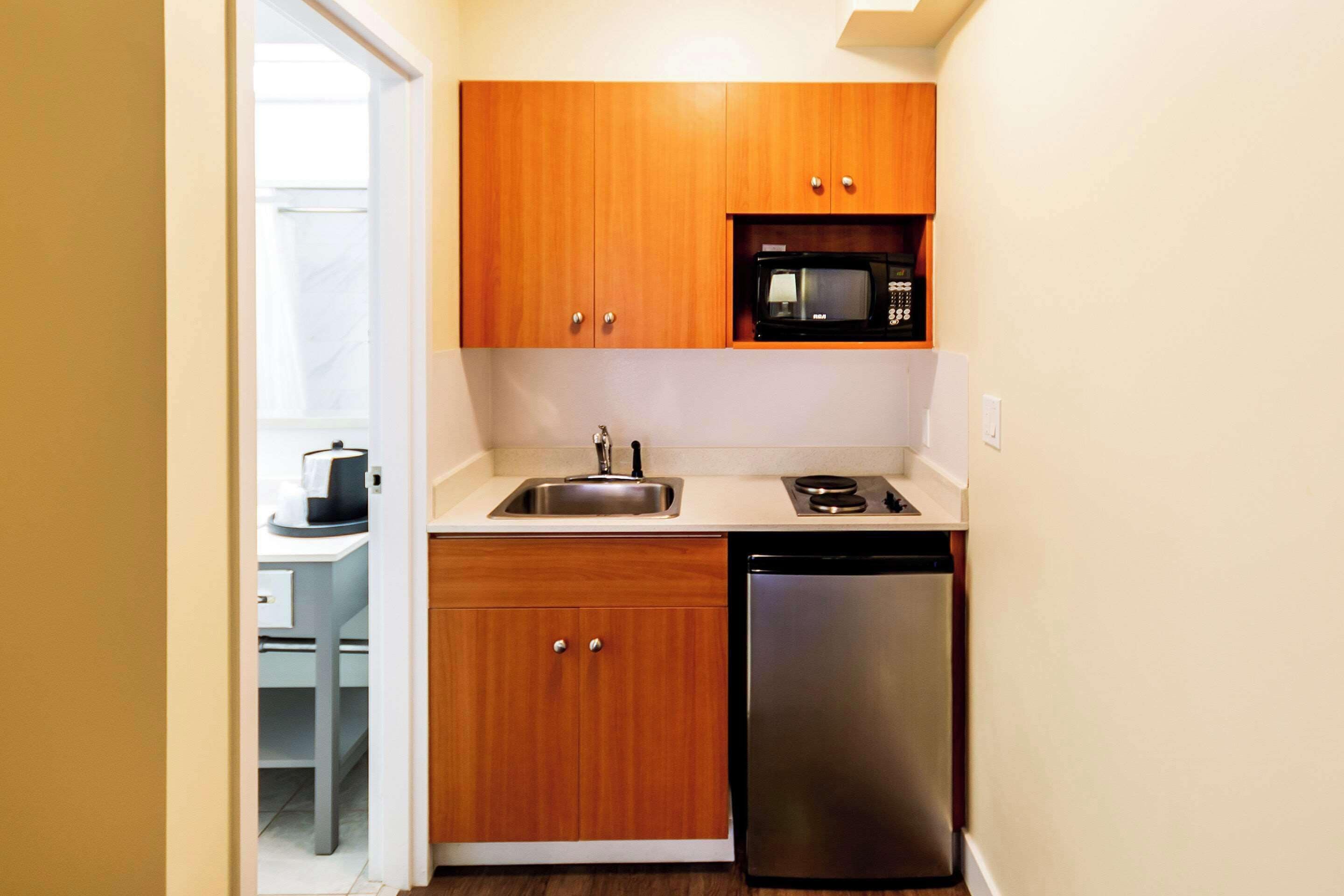 Foto - Econo Lodge Inn & Suites University