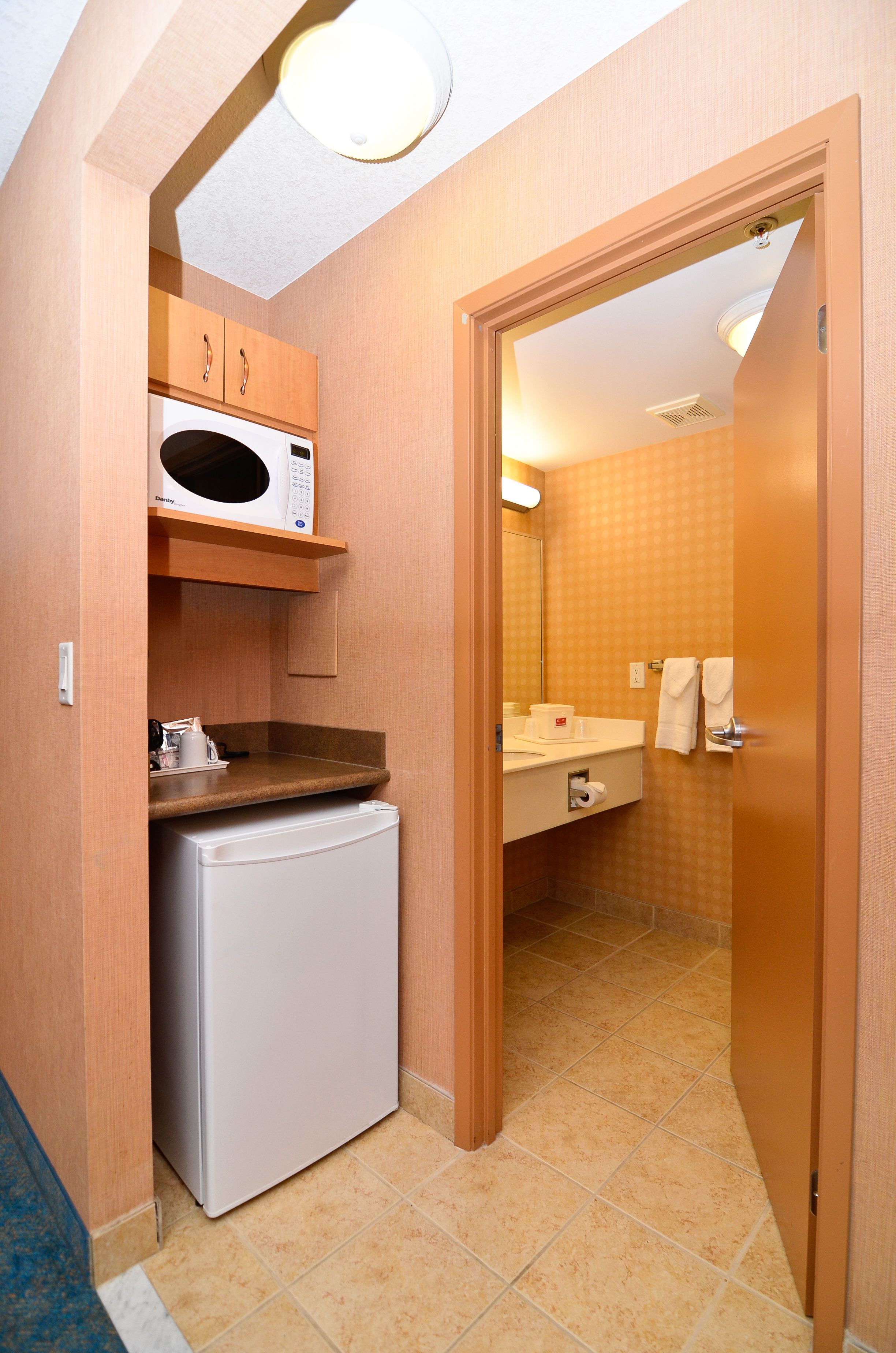 Foto - Econo Lodge Inn & Suites University