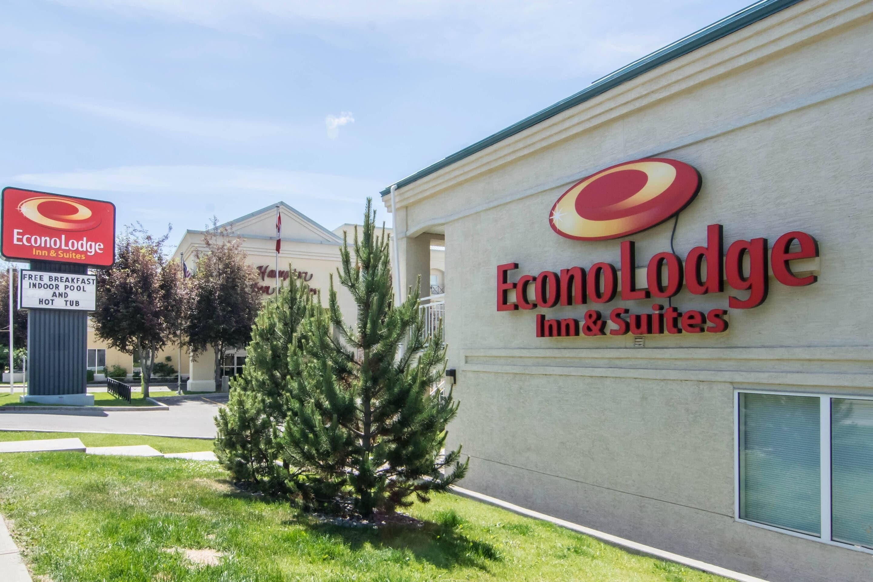 Photo - Econo Lodge Inn & Suites University