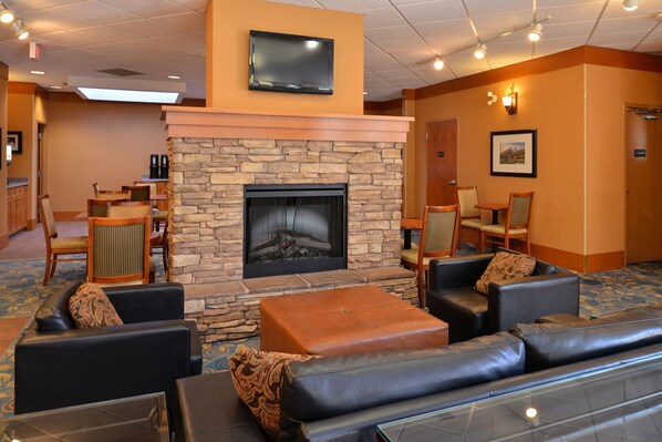 Lobby sitting area - Econo Lodge Inn & Suites University (Calgary)