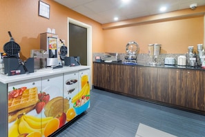 Free daily buffet breakfast