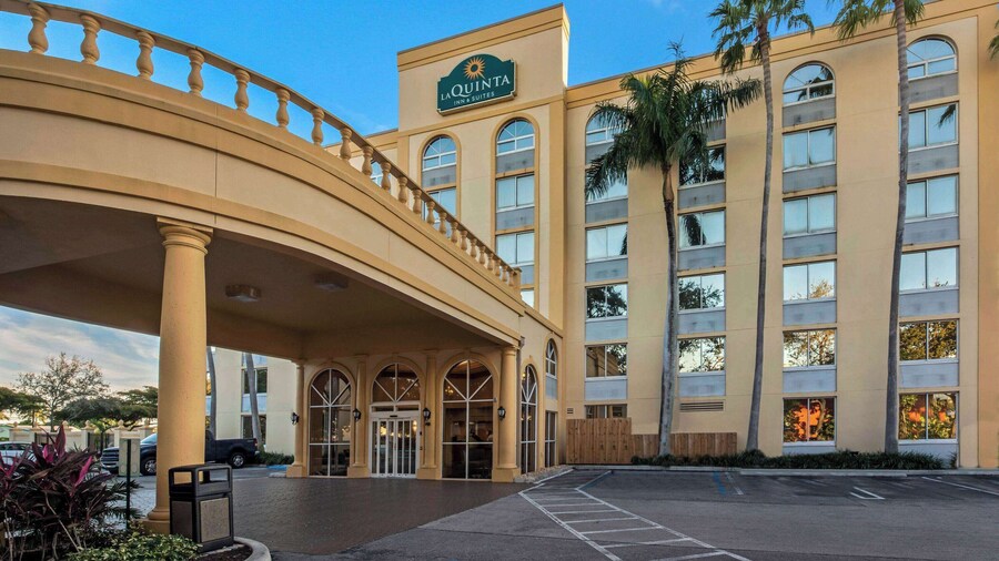 La Quinta Inn & Suites by Wyndham West Palm Beach Airport