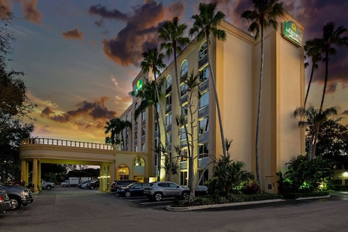 La Quinta Inn & Suites by Wyndham West Palm Beach Airport
