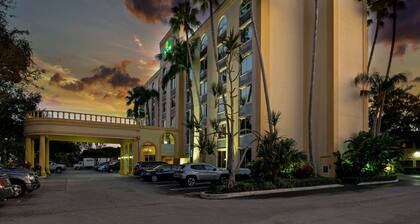 La Quinta Inn & Suites by Wyndham West Palm Beach Airport