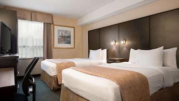 Værelse - 2 dobbeltsenge - ikke-ryger | Pengeskab på værelset, strygejern/strygebræt, gratis baby-/barnesenge