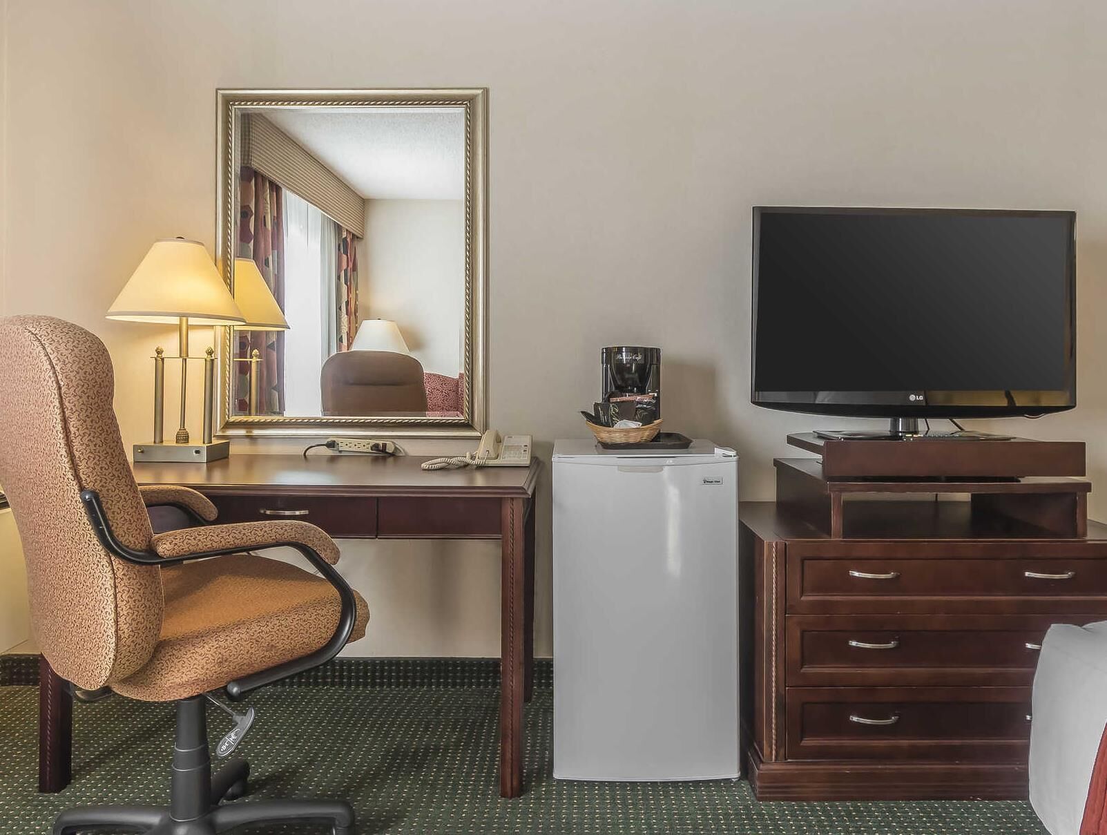 المنشأة من الداخل