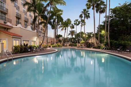 Embassy Suites by Hilton Miami International Airport - Image 2