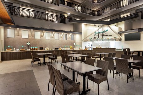 Embassy Suites by Hilton Miami International Airport - Image 66