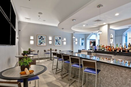 Embassy Suites by Hilton Miami International Airport - Image 59