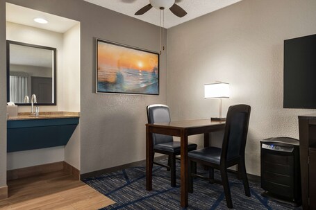 Embassy Suites by Hilton Miami International Airport - Image 53