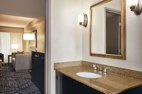 Embassy Suites by Hilton Miami International Airport - Image 25