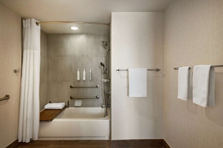 Embassy Suites by Hilton Miami International Airport - Image 23