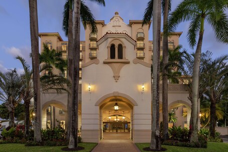Embassy Suites by Hilton Miami International Airport - Image 1