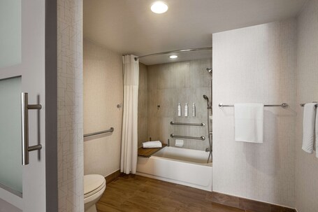 Embassy Suites by Hilton Miami International Airport - Image 71