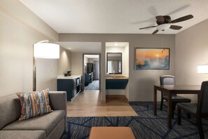 Minibar - Embassy Suites by Hilton Miami International Airport (Miami)