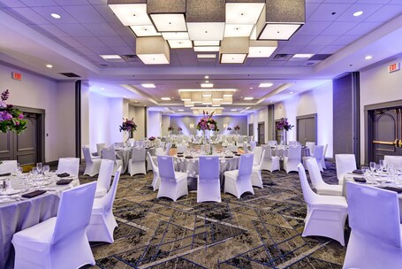 Embassy Suites by Hilton Miami International Airport - Image 79