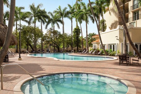 Embassy Suites by Hilton Miami International Airport - Image 57