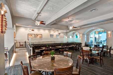 Embassy Suites by Hilton Miami International Airport - Image 63