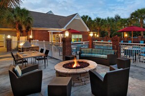 BBQ/picnic area - Residence Inn by Marriott Tampa at USF/Medical Center (Tampa)
