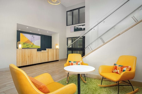 Lobby. Spark by Hilton Brockville