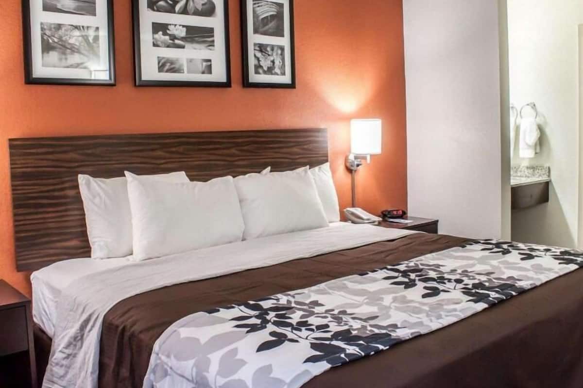 In-room safe, desk, laptop workspace, soundproofing