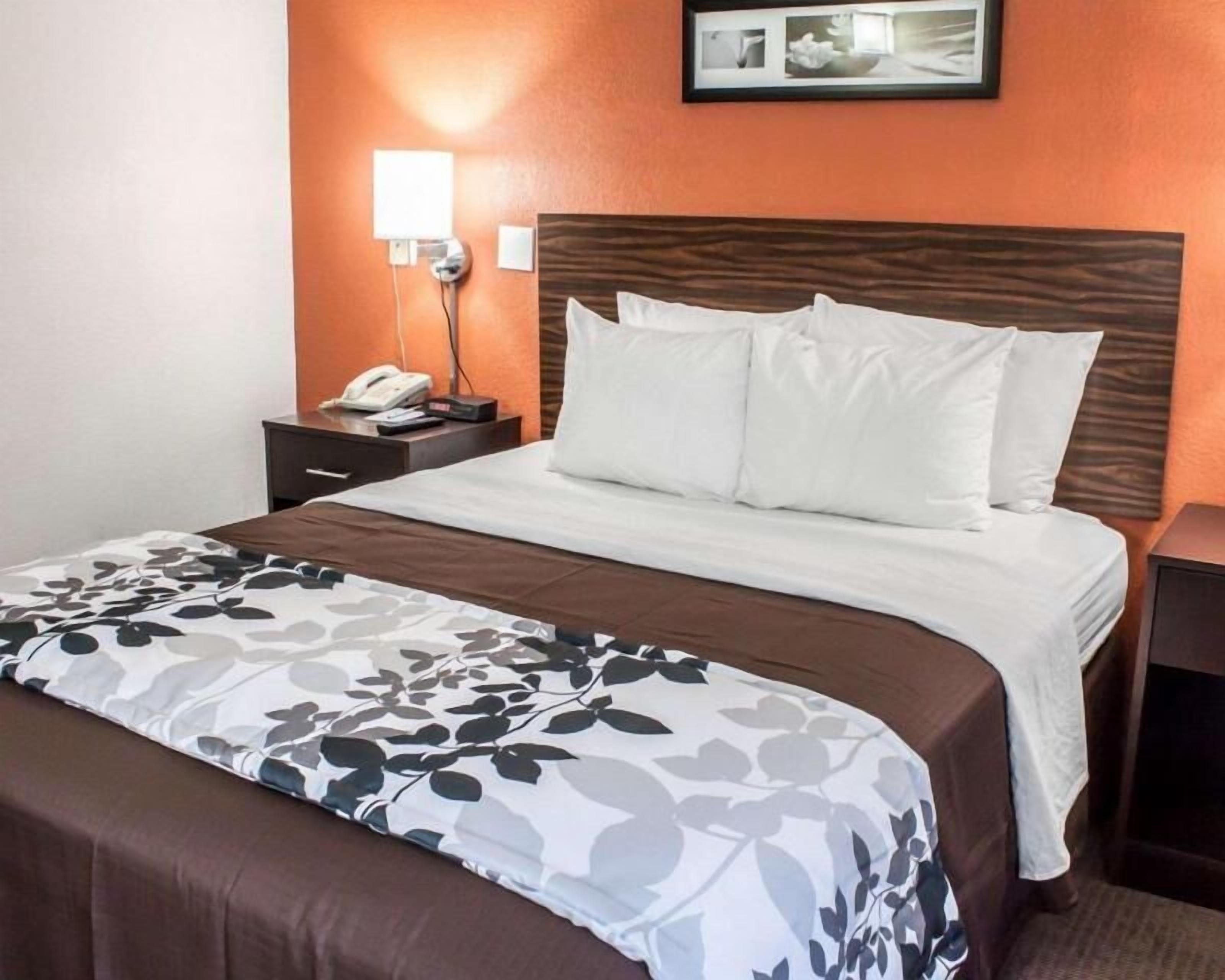 Caja de seguridad en la habitación y escritorio 