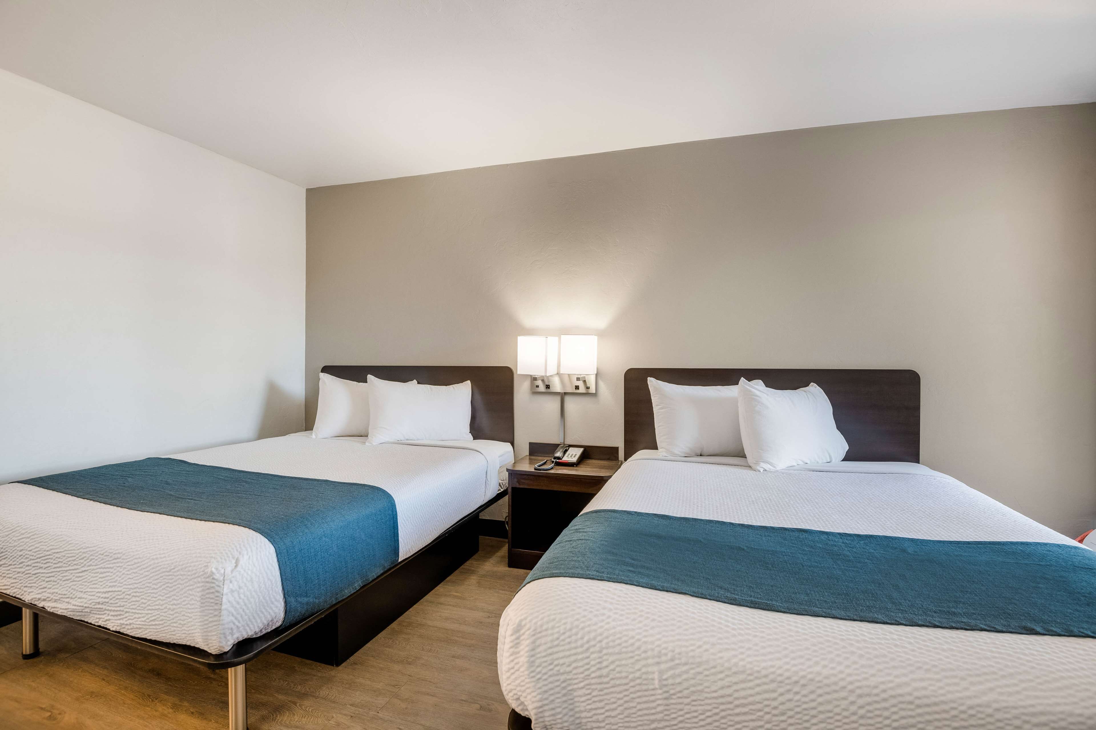 Desk, laptop workspace, WiFi (free), bed sheets