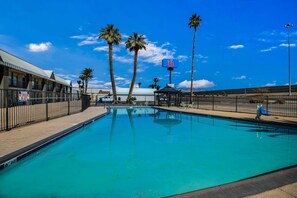 Outdoor pool, pool loungers