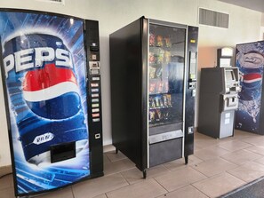 Vending machine - Motel 6 Tucson, AZ (Tucson)