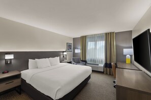 Standard Room, 1 King Bed, Non Smoking | Desk, blackout drapes, iron/ironing board, cribs/infant beds - Comfort Inn & Suites Austin North Loop (Austin)