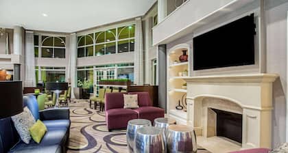 La Quinta Inn & Suites by Wyndham Tucson Airport