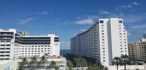 特色顶层房, 阳台, 部分海洋景观 | 沙滩/海景