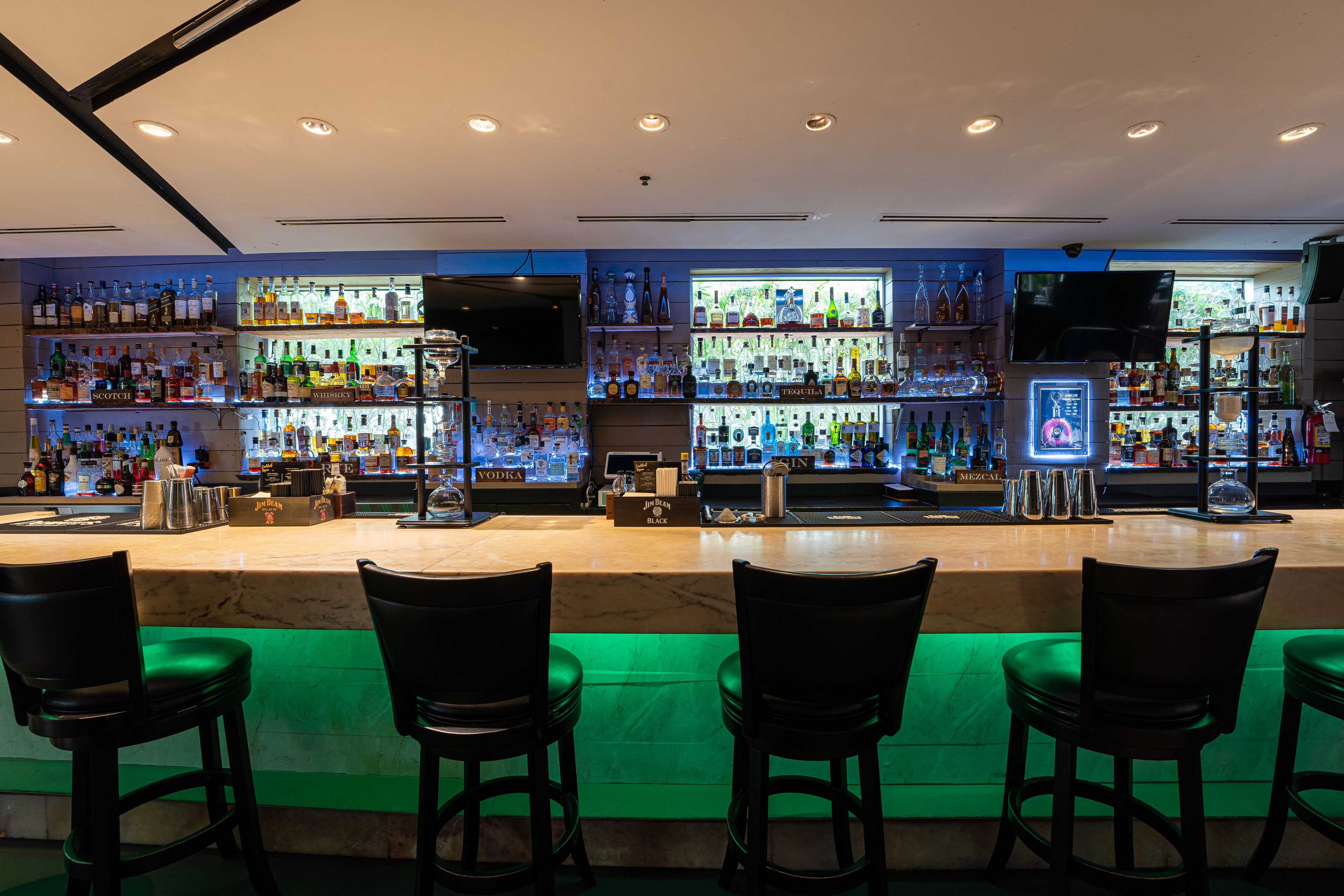 Cocktail bar 