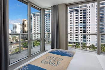 1 bedroom, down comforters, in-room safe, desk at The Gates Hotel South Beach