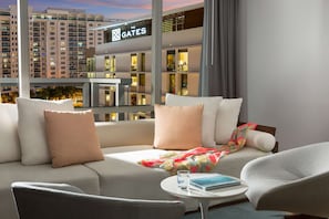 Couette en duvet d'oie, coffres-forts dans les chambres, bureau