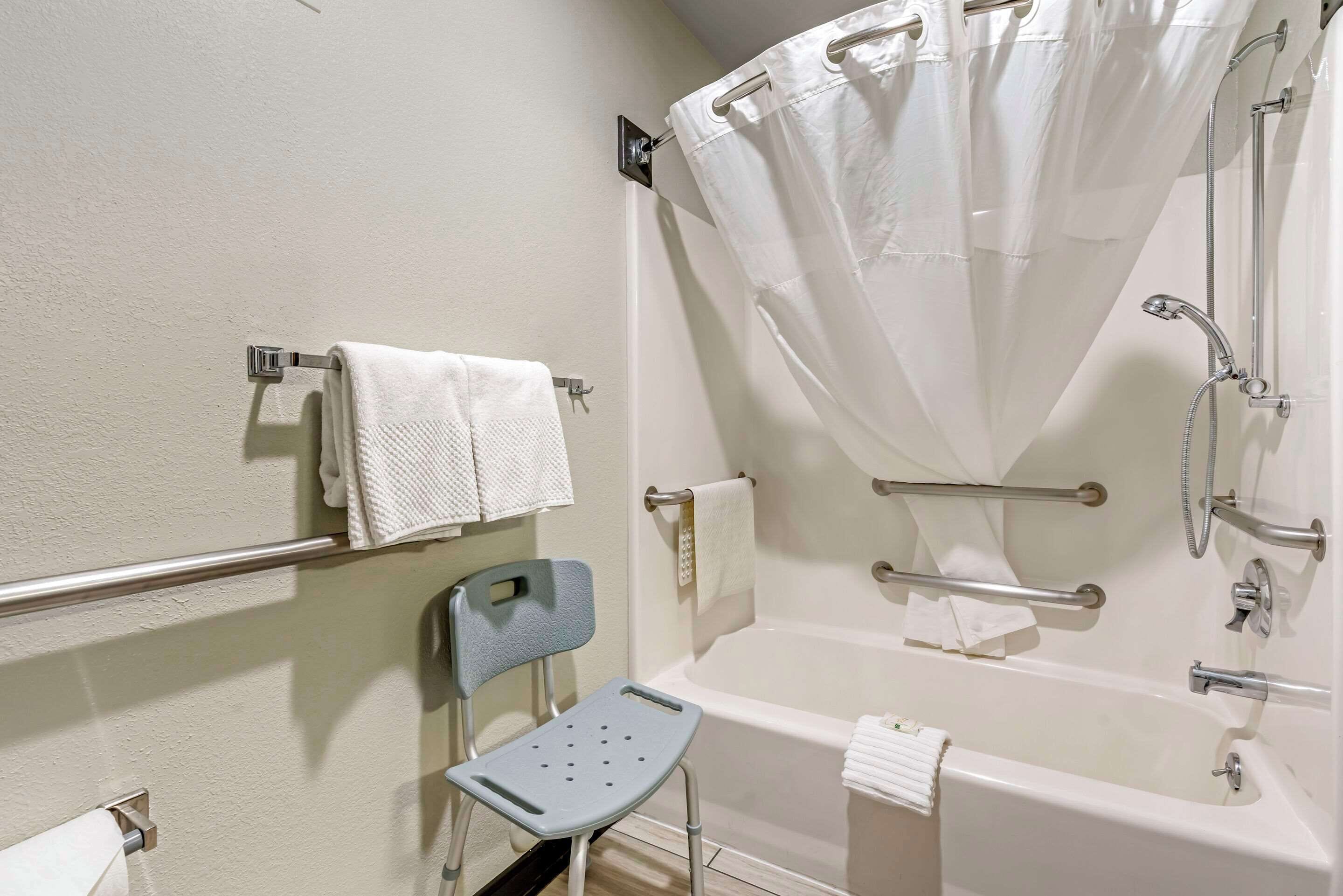 room, 1 queen bed, accessible, non smoking | blackout curtains, iron/ironing board, bed sheets, alarm clocks