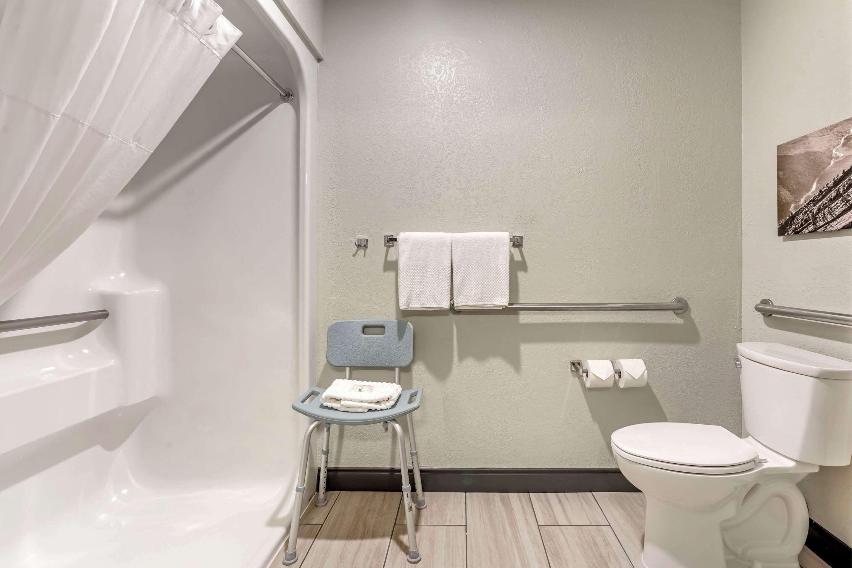 room, 1 queen bed, accessible, non smoking | blackout curtains, iron/ironing board, bed sheets, alarm clocks