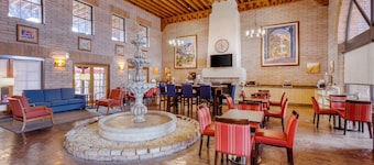 Comfort Suites Tucson near Sabino Canyon