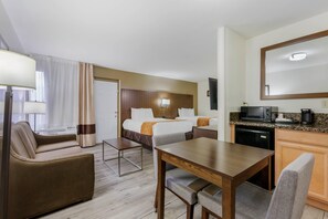 Allergikerbettwaren, Schreibtisch, Verdunkelungsvorhänge