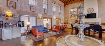 Comfort Suites Tucson near Sabino Canyon