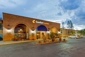 Exterior - Comfort Suites Tucson near Sabino Canyon (Tucson)