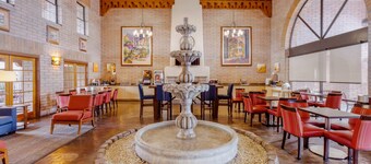 Comfort Suites Tucson near Sabino Canyon