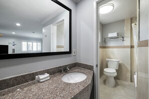 Ensemble douche/baignoire, serviettes fournies