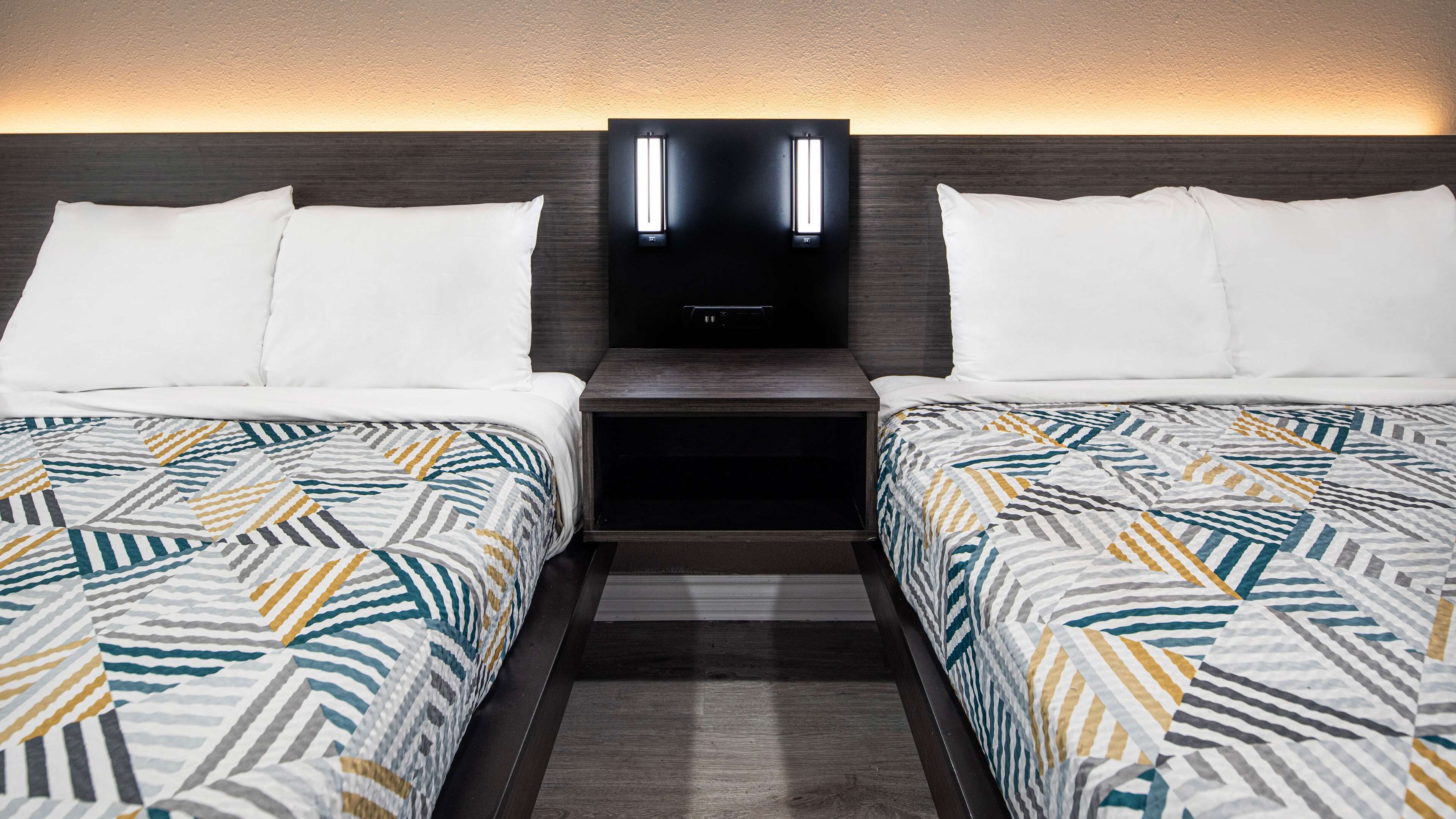 Bureau, rideaux occultants, Wi-Fi gratuit, draps fournis