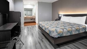 Standard Room, 1 King Bed, Non Smoking | Desk, blackout drapes, free WiFi, bed sheets - Motel 6 Anaheim, CA - Convention Center (Anaheim)