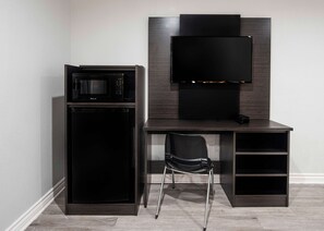 Desk, blackout curtains, free WiFi, bed sheets