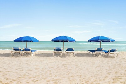 Holiday Inn Miami Beach - Oceanfront by IHG