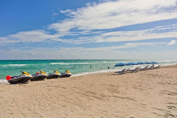 Boating - Holiday Inn Miami Beach - Oceanfront by IHG (Miami Beach)