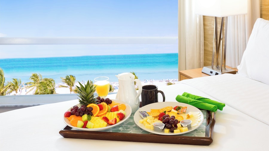 Holiday Inn Miami Beach - Oceanfront by IHG